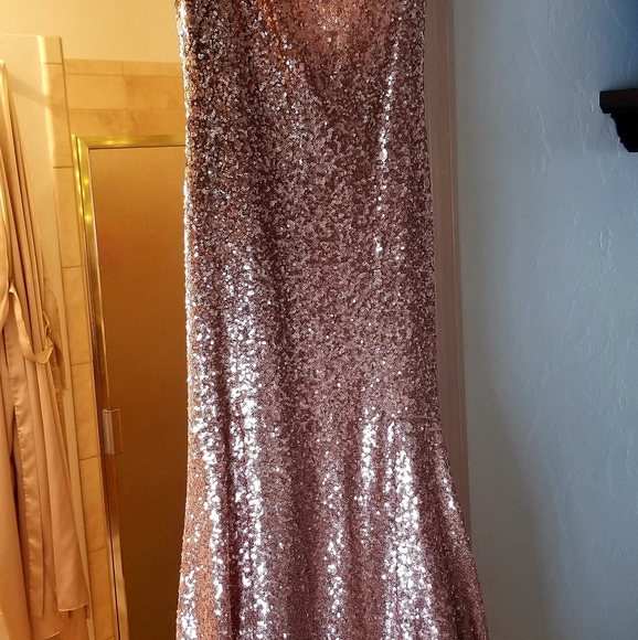Theia Bridesmaids Gemma - Sequin Rose Gold Size 6 - Picture 4 of 4